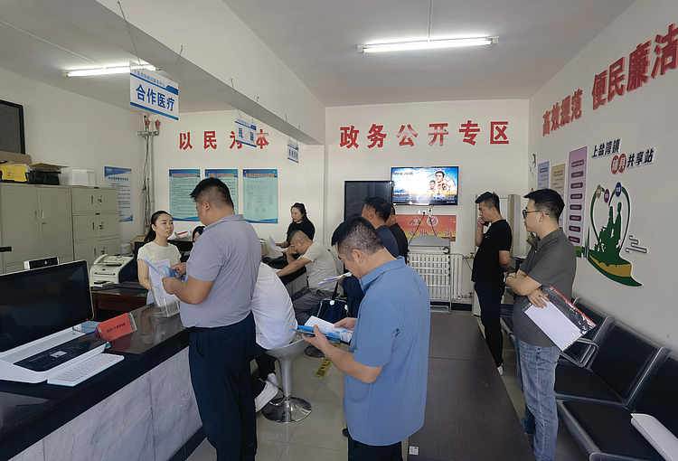 ​公民代表参观上盐湾镇政府